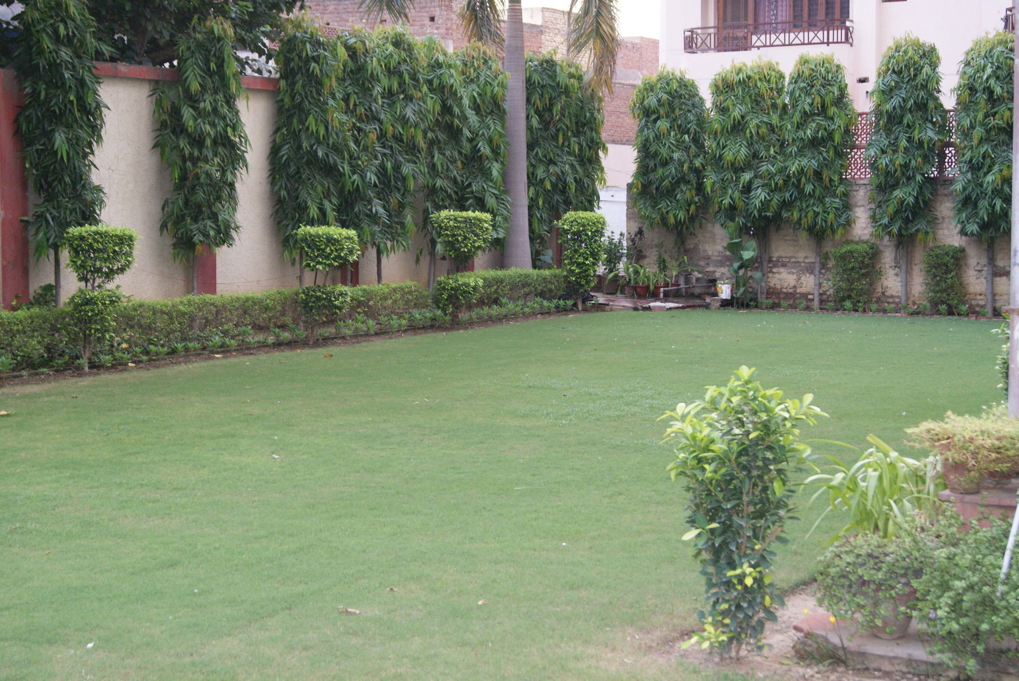 Treebo Trend Kaant Palace Fatehabad Road Agra  Exterior photo